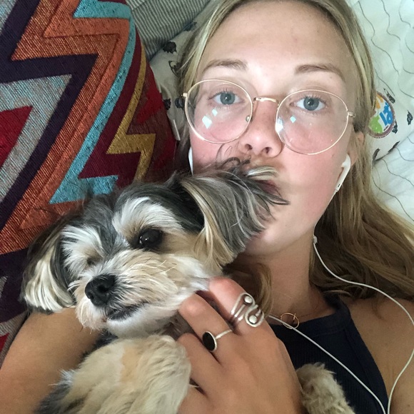 HELLOOOO - Picture 2 of 4